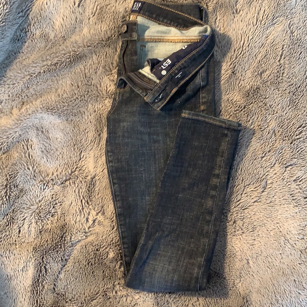 Gap 360 | Sz 26 | True Skinny Dark Wash Jeans | Mid-Rise